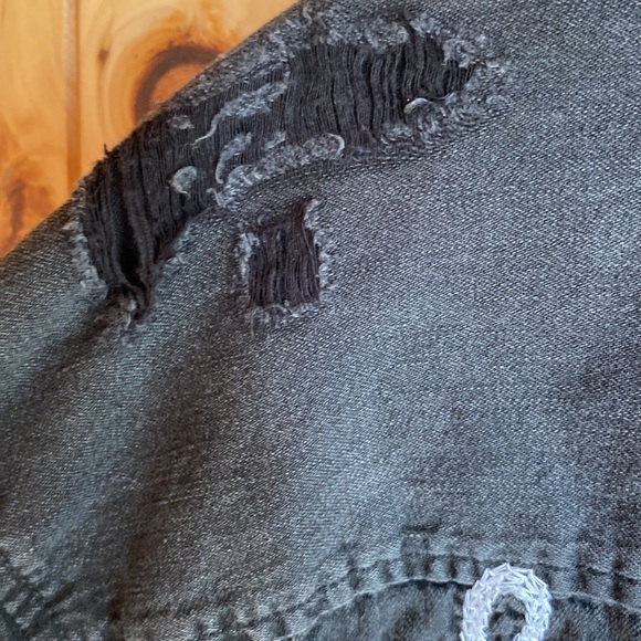 Distressed jean jacket - Picture 3 of 4